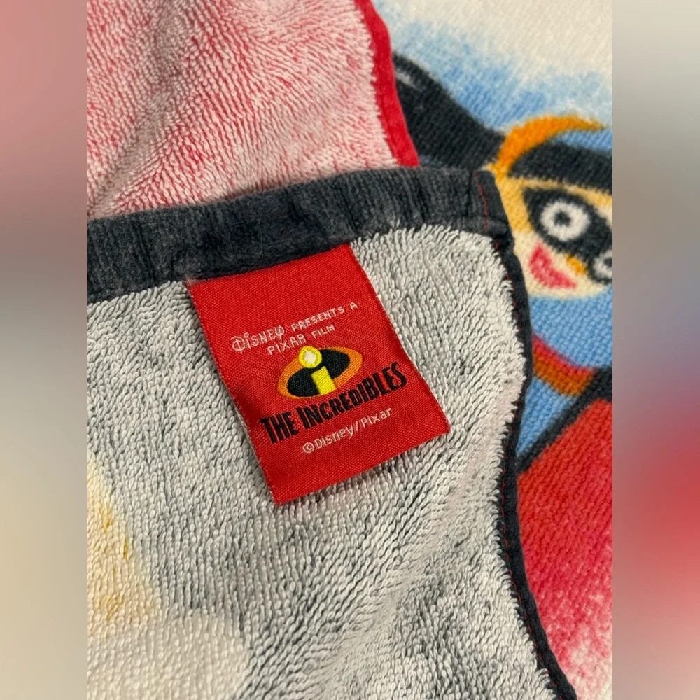 Disney Pixar The Incredibles Beach Towel Cotton Pool Superhero Cartoon VTG Y2K